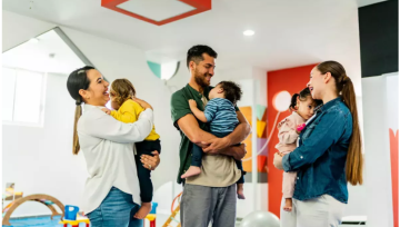 Photo de parents avec leurs bébés